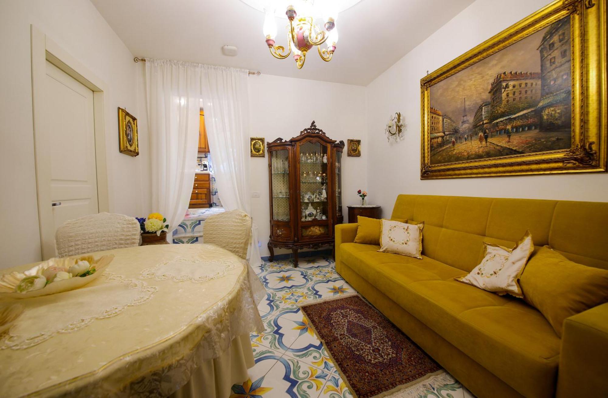 Giallo Napoletano Home Naples Exterior photo